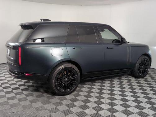 2025 Land Rover Range Rover P530 SE