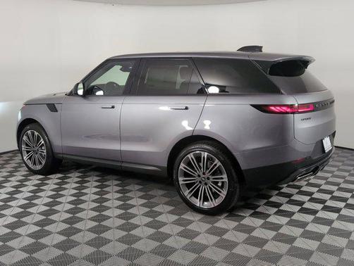 2025 Land Rover Range Rover Sport SE