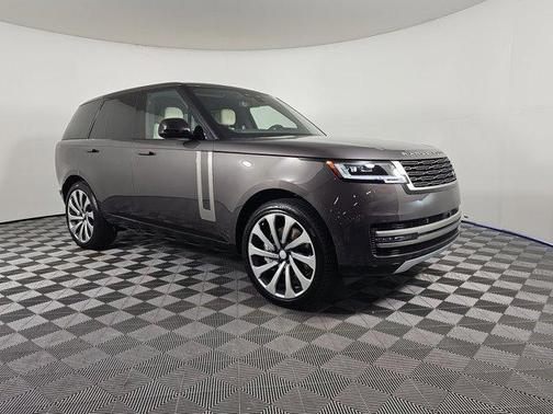 2025 Land Rover Range Rover P530 SE