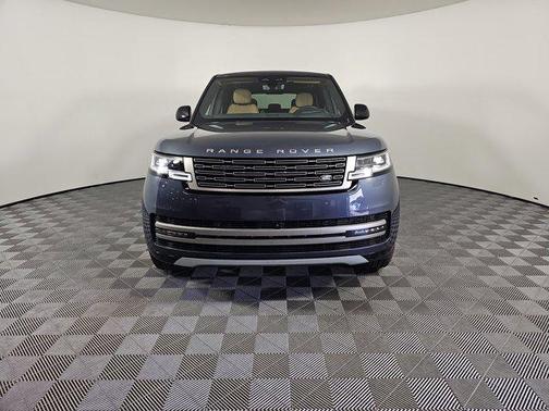 2025 Land Rover Range Rover P550e SE