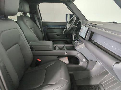 2025 Land Rover Defender 110 P400 X-Dynamic SE