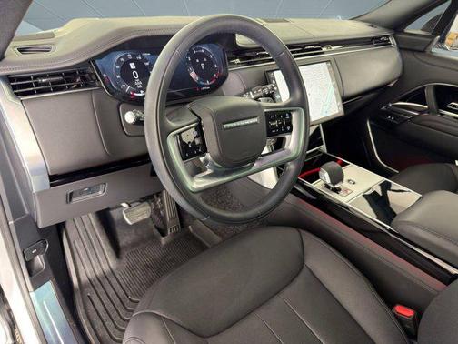 2025 Land Rover Range Rover P400 SE 7 Seat
