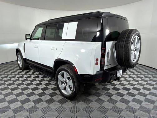 2026 Land Rover Defender P400 X-Dynamic SE