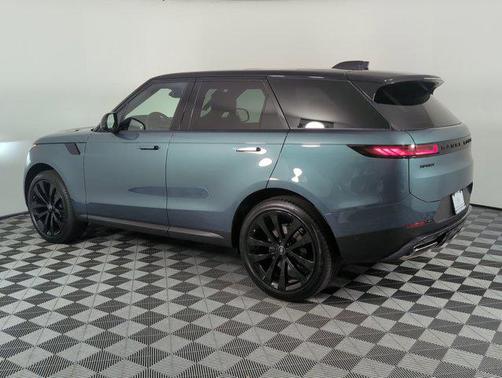 2025 Land Rover Range Rover Sport SE