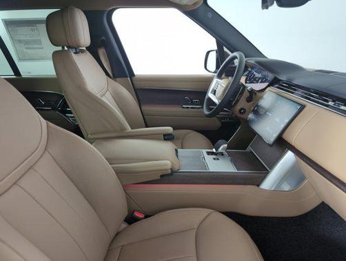 2025 Land Rover Range Rover P530 SE