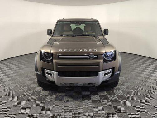 2025 Land Rover Defender 110 P400 S