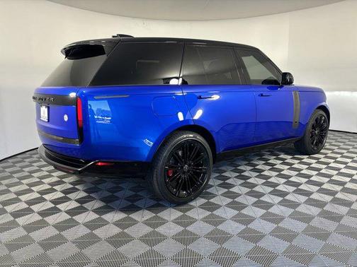 2025 Land Rover Range Rover P615 SV