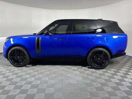 2025 Land Rover Range Rover P615 SV