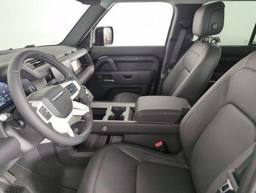 2025 Land Rover Defender 110 P400 X-Dynamic SE