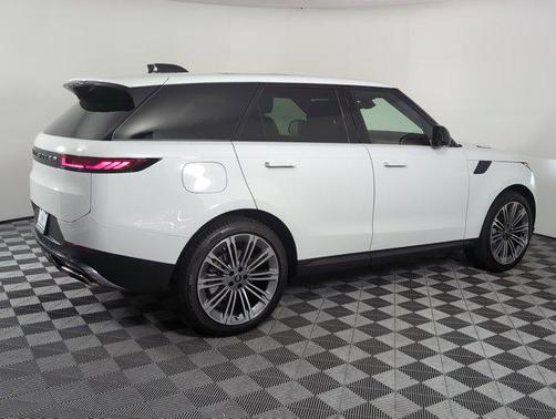 2025 Land Rover Range Rover Sport SE