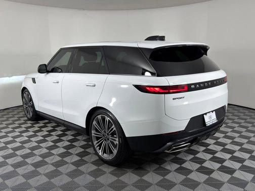 2025 Land Rover Range Rover Sport SE
