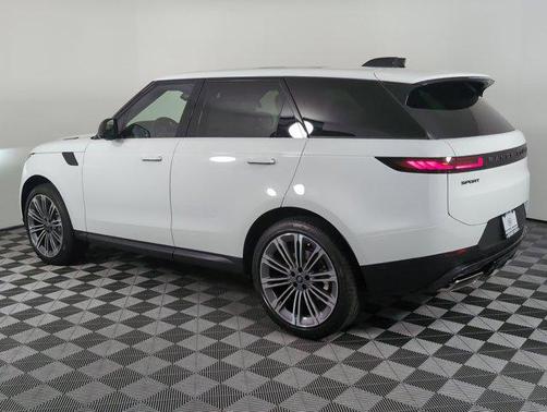 2025 Land Rover Range Rover Sport SE