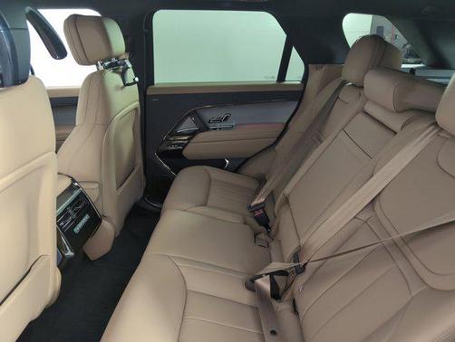 2025 Land Rover Range Rover Sport SE