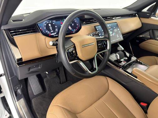 2025 Land Rover Range Rover Sport SE