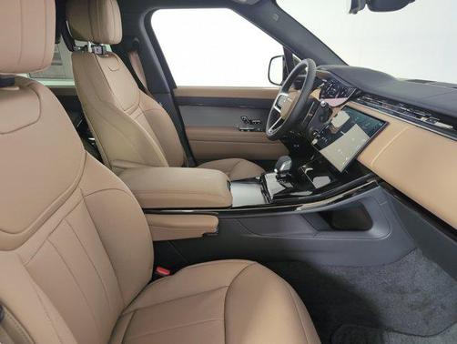 2025 Land Rover Range Rover Sport SE