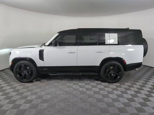 2025 Land Rover Defender V8
