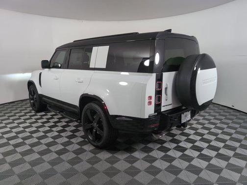 2025 Land Rover Defender V8