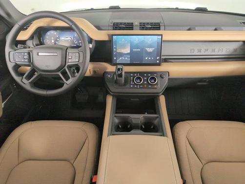 2025 Land Rover Defender 90 P400 X-Dynamic SE