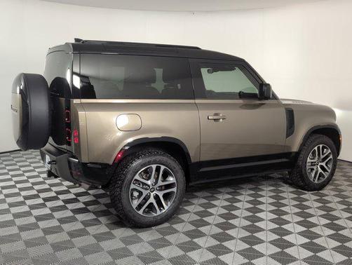 2025 Land Rover Defender 90 P400 X-Dynamic SE