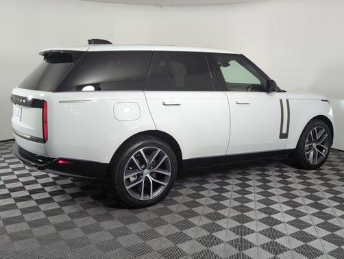 2025 Land Rover Range Rover P400 SE