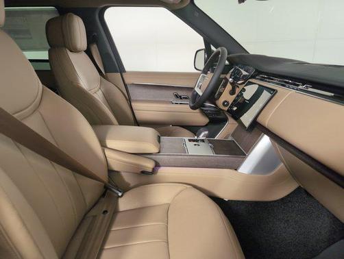 2025 Land Rover Range Rover P400 SE