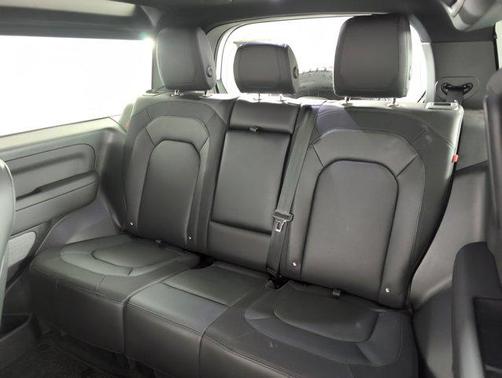 2024 Land Rover Defender 90 P400 X-Dynamic SE