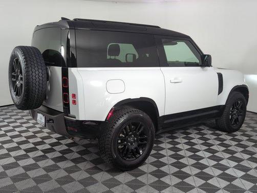 2024 Land Rover Defender 90 P400 X-Dynamic SE