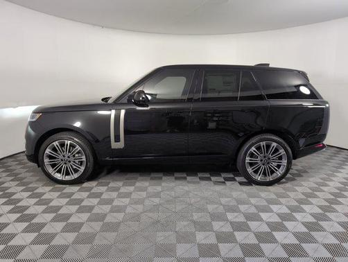 2025 Land Rover Range Rover P400 SE