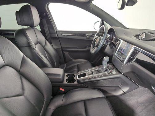 2017 Porsche Macan Base