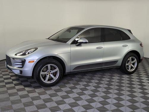 2017 Porsche Macan Base