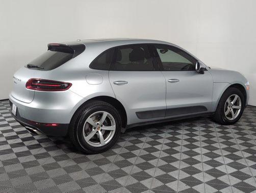 2017 Porsche Macan Base