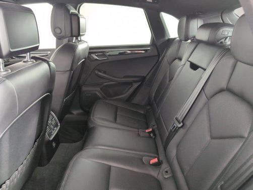 2017 Porsche Macan Base