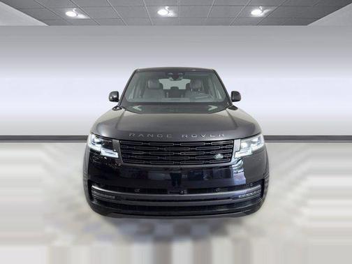2026 Land Rover Range Rover P530 SE