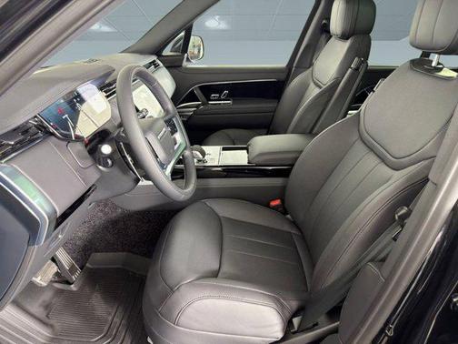 2026 Land Rover Range Rover P530 SE