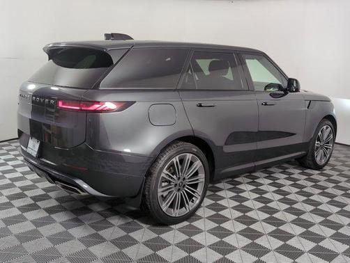 2025 Land Rover Range Rover Sport SE