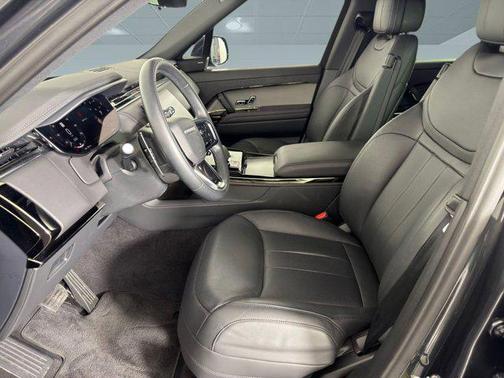 2025 Land Rover Range Rover Sport SE