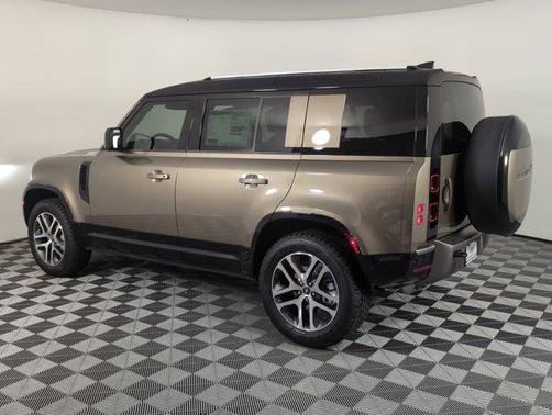 2025 Land Rover Defender 110 P400 X-Dynamic SE
