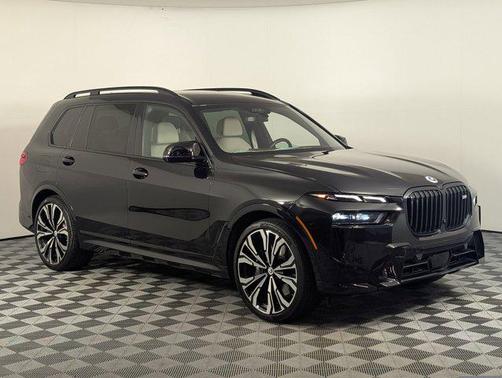 2023 BMW X7 M60i