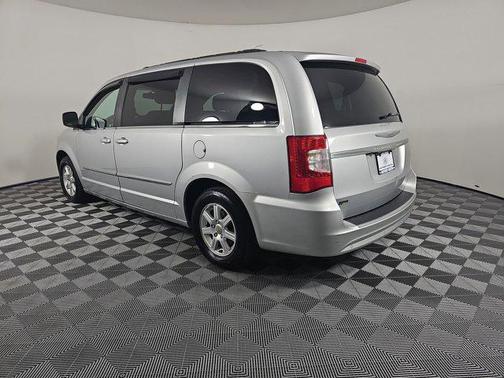 2012 Chrysler Town & Country Touring