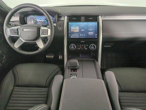 2025 Land Rover Discovery P300 Dynamic SE