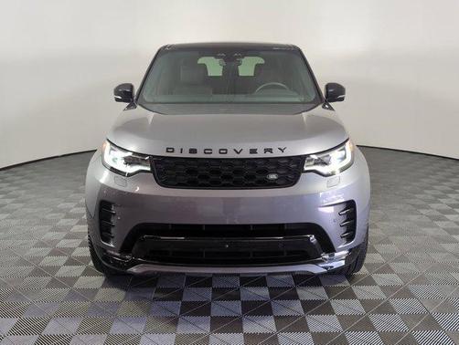 2025 Land Rover Discovery P300 Dynamic SE