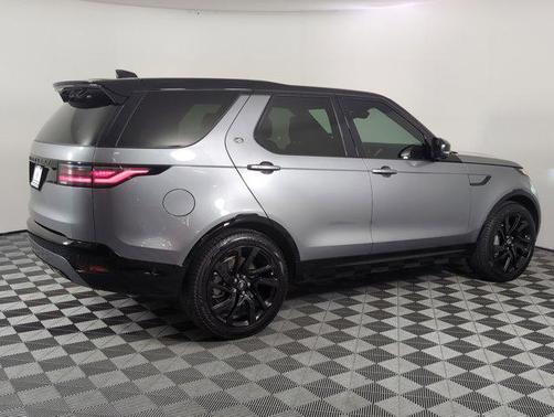2025 Land Rover Discovery P300 Dynamic SE