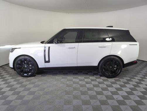 2025 Land Rover Range Rover P400 SE