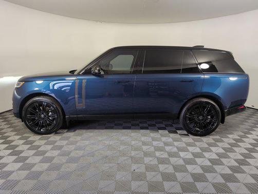 2025 Land Rover Range Rover P400 SE 7 Seat