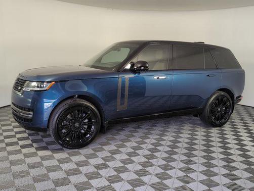 2025 Land Rover Range Rover P400 SE 7 Seat