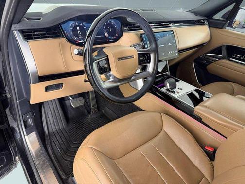 Santorini Black Metallic 2024 Land Rover Range Rover P530 SE