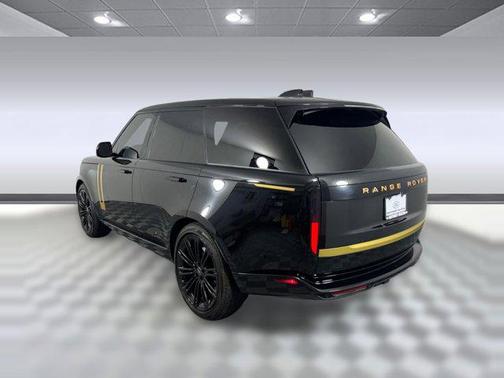 Santorini Black Metallic 2024 Land Rover Range Rover P530 SE