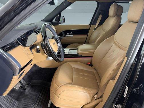 Santorini Black Metallic 2024 Land Rover Range Rover P530 SE