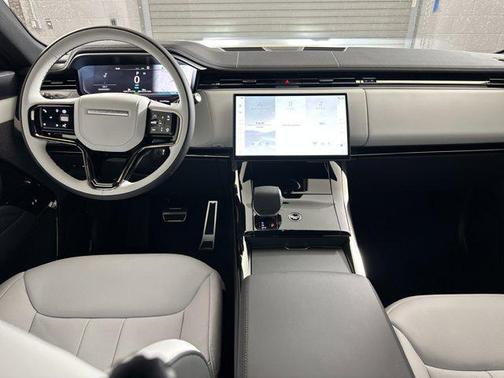 2025 Land Rover Range Rover Sport SE