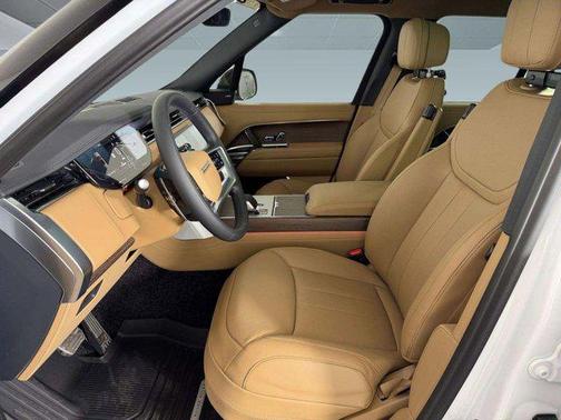 Ostuni Pearl White Premium Metallic 2026 Land Rover Range Rover P550e SE